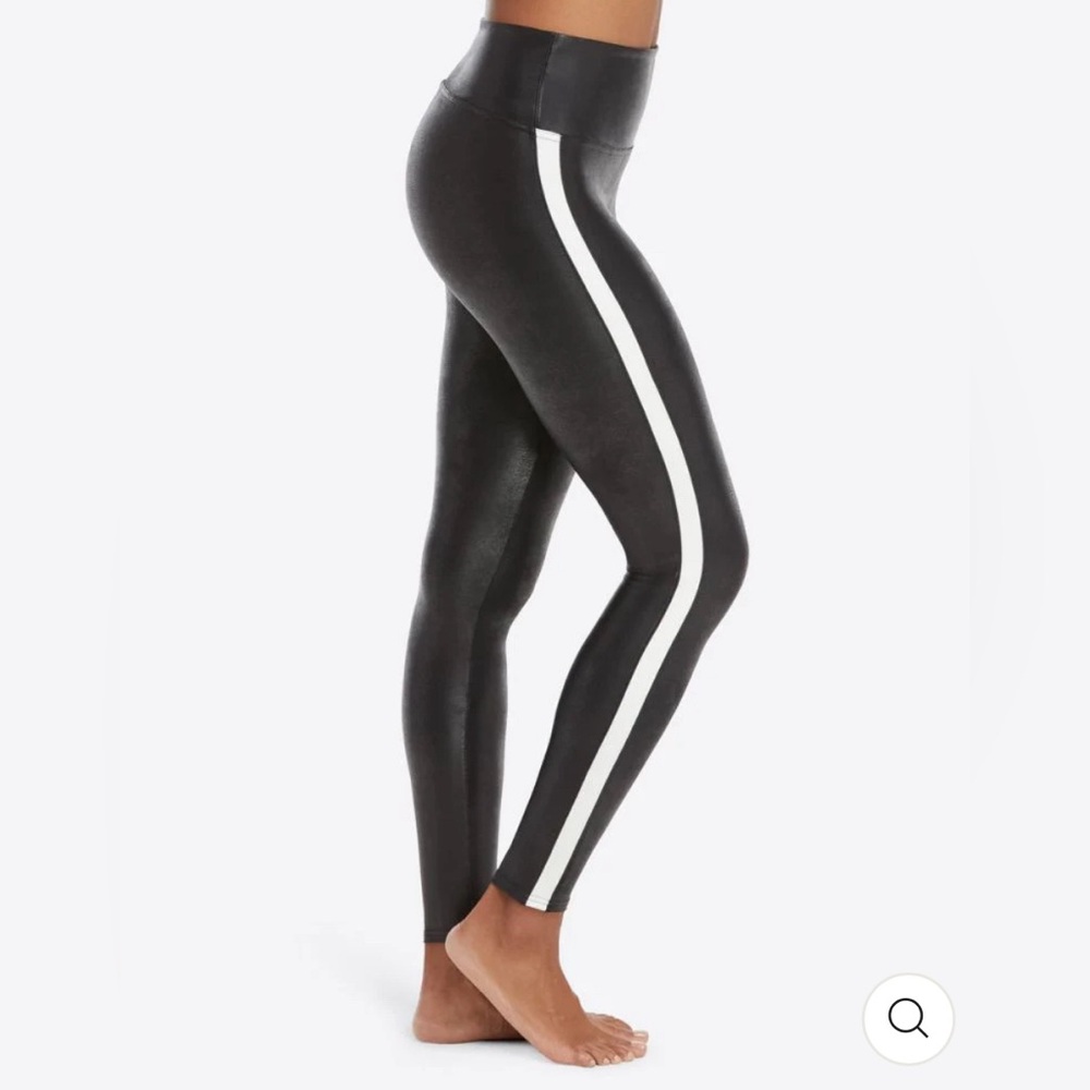 Spanx - Faux Leather Stripe Legging in Very Black/Whit XS